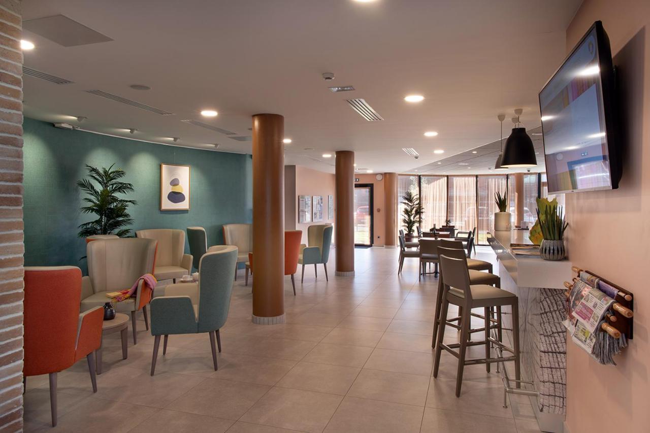 Domitys La Roze De Seine Aparthotel Saint-Aubin-lès-Elbeuf Екстериор снимка